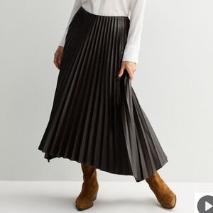 NWT Nine West Elegant Brown Pleated Pleather Skirt